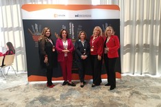 Od lewej: Magdalena Lis, Krystyna Stachowska, prof. Krystyna Rymarczyk, Małgorzata Walczak, Joanna Wisz podczas konferencji w ramach Kampanii "Stop przemocy"