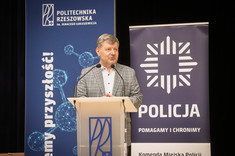 Rektor Politechniki Rzeszowskiej prof. dr hab. inż. Piotr Koszelnik.